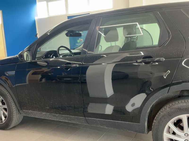 Land Rover Discovery Sport 2.0 Td4 SE AWD — zdjęcie 4