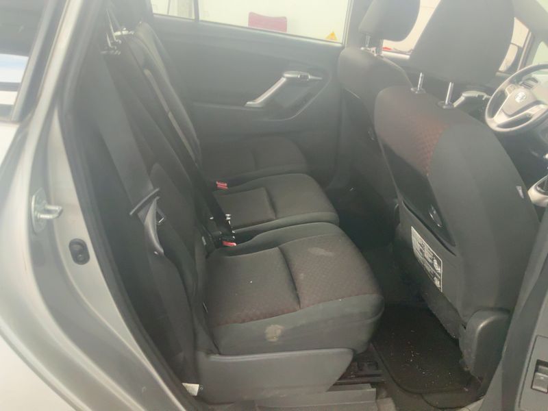 Toyota Verso 1.8 Edition — zdjęcie 14