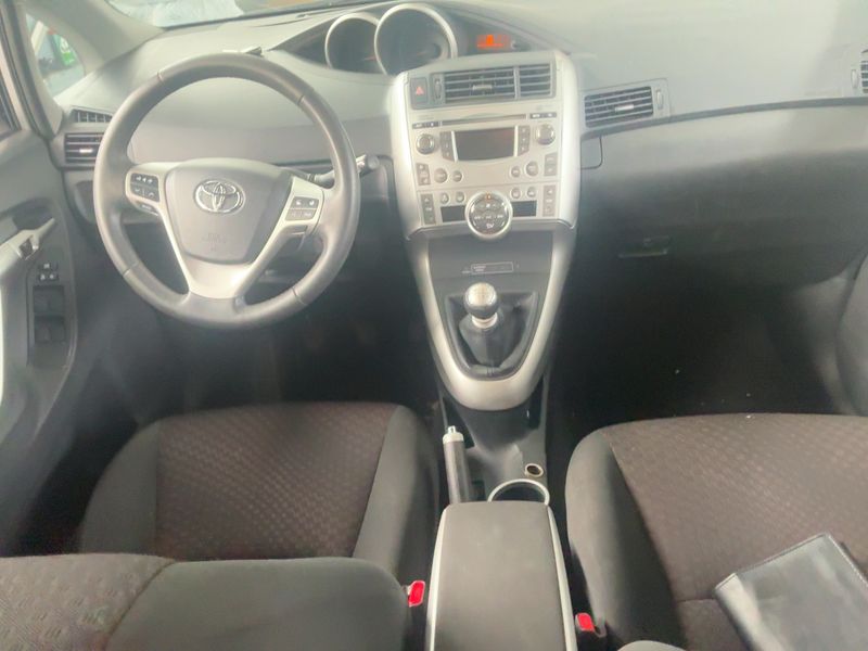 Toyota Verso 1.8 Edition — zdjęcie 12