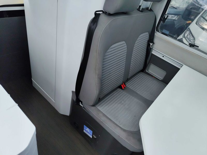 Volkswagen Crafter Grand California 2.0 TDI 600 FWD — zdjęcie 13