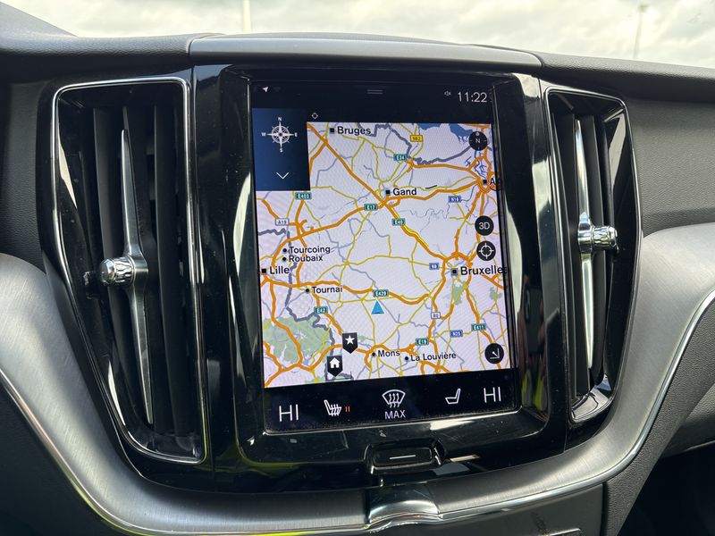 Volvo XC60 2.0 D3 Momentum Pro 2WD — zdjęcie 13