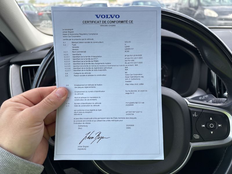 Volvo XC60 2.0 D3 Momentum Pro 2WD — zdjęcie 18