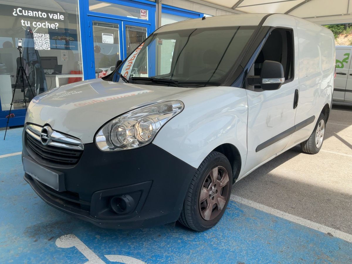 Opel Combo 2018 — photo 1