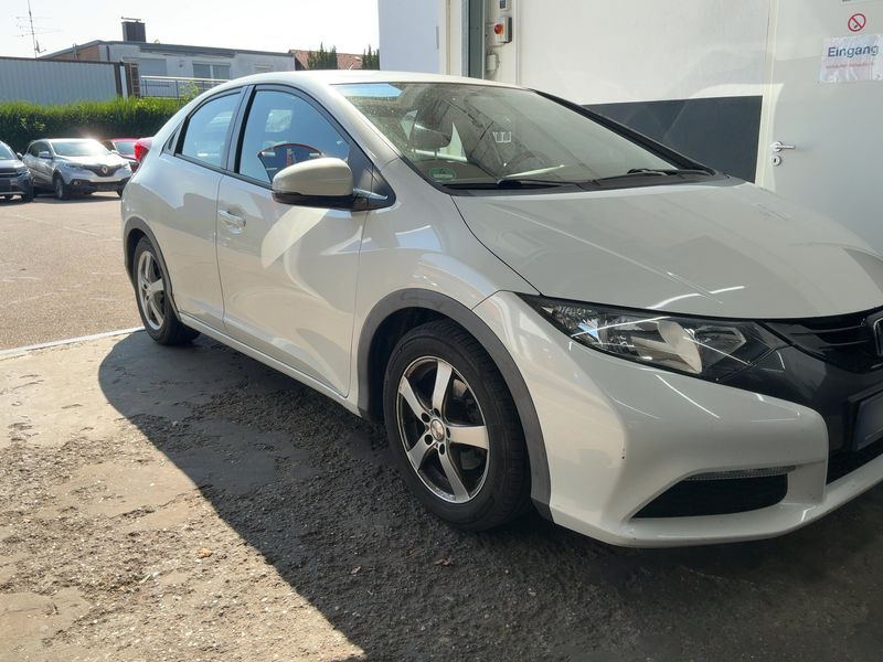 Honda Civic 1.8 i-VTEC Comfort — zdjęcie 8