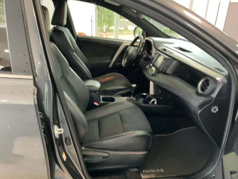 Toyota RAV 4 2.5 Hybrid Style — zdjęcie 11
