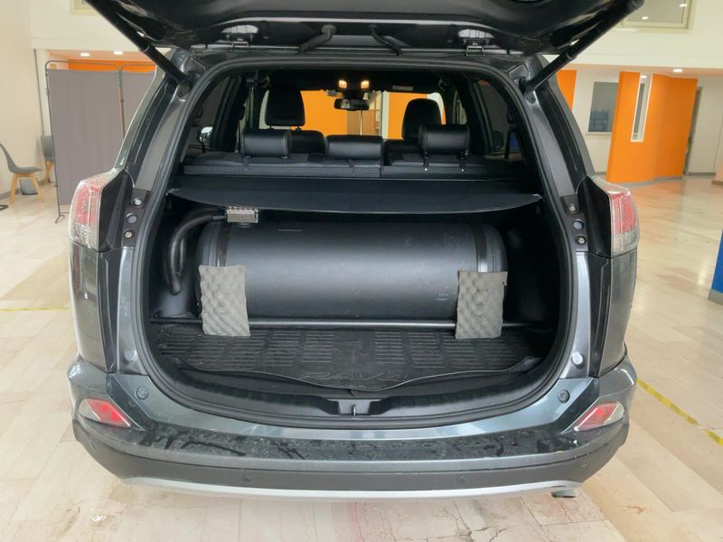 Toyota RAV 4 2.5 Hybrid Style — zdjęcie 10