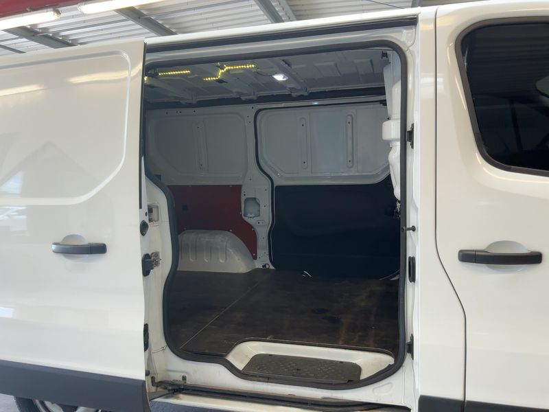 Opel Vivaro 1.6 CDTI Kasten L1H1 2,7t — zdjęcie 14