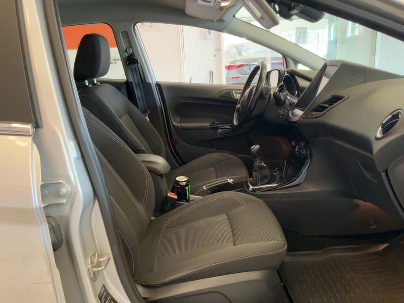 Ford Fiesta 1.5 TDCi Titanium — zdjęcie 11