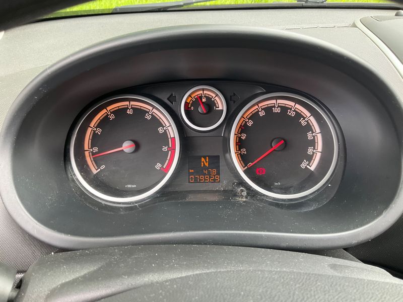 Opel Corsa 1.2 Edition — zdjęcie 4