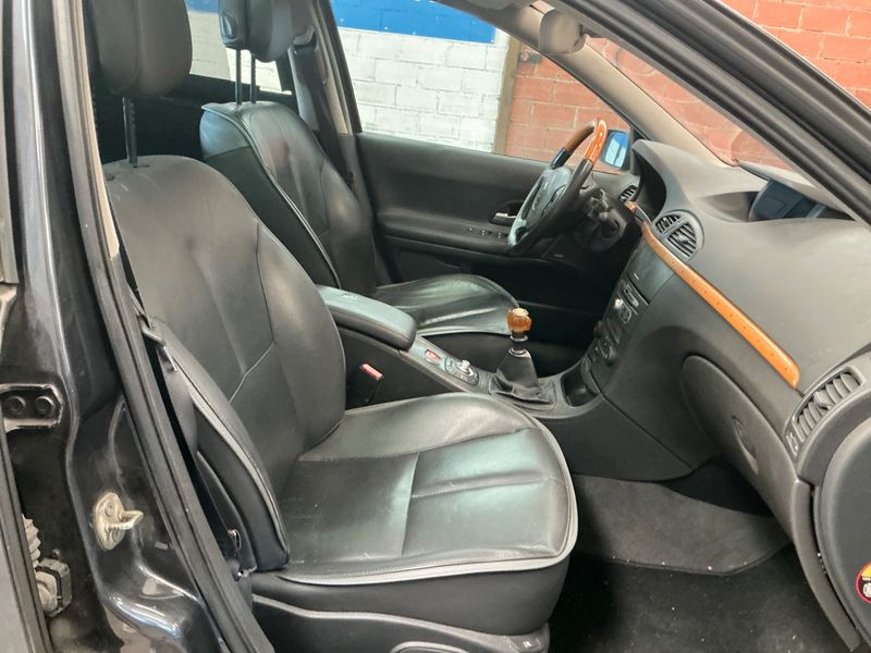 Renault Laguna 2.0 dCi Initiale — zdjęcie 3