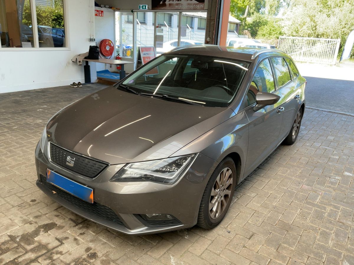 Seat Leon 2016 — photo 1