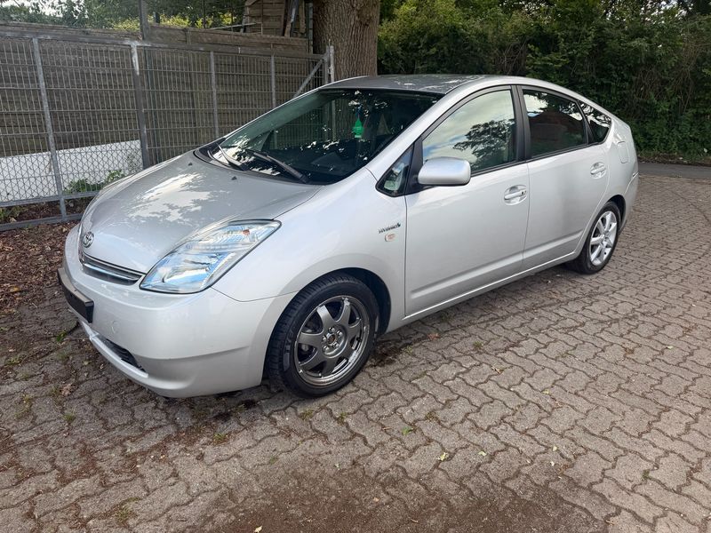 Toyota Prius 1.5 Sol