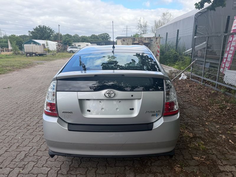 Toyota Prius 1.5 Sol — zdjęcie 4