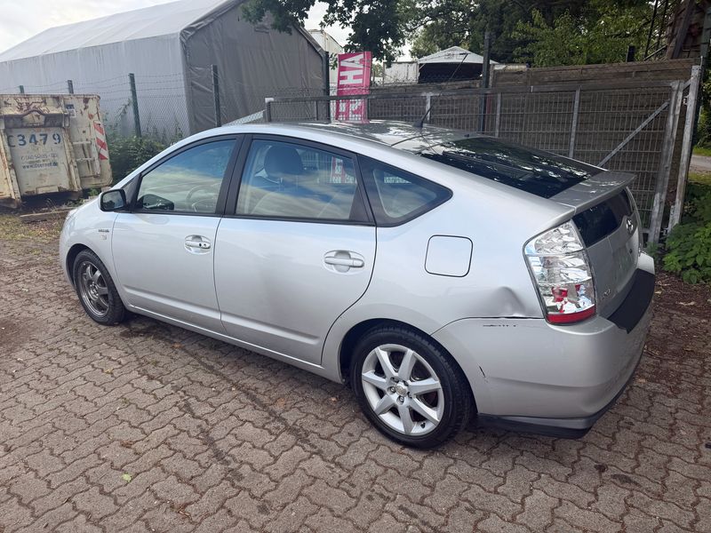 Toyota Prius 1.5 Sol — zdjęcie 3