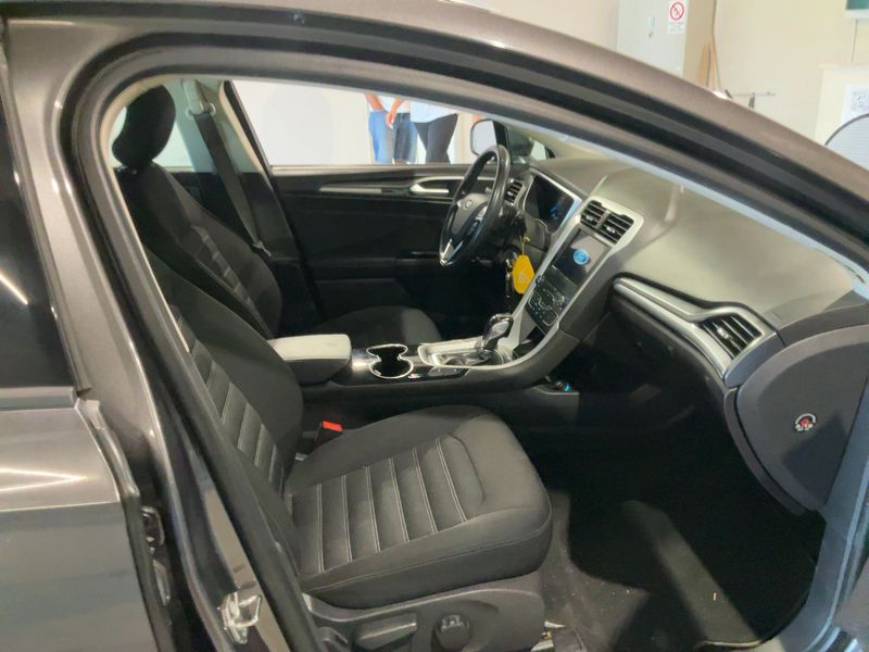 Ford Mondeo 2.0 TDCi Business Edition 2017 – снимка 16