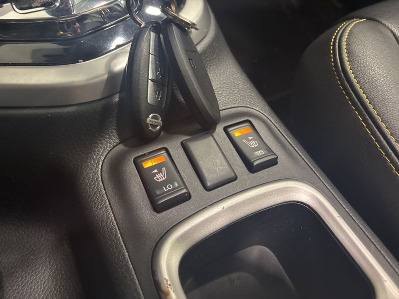 Nissan Navara Pick-up 2.5 dCi Double Cab LE 4x4 — zdjęcie 20