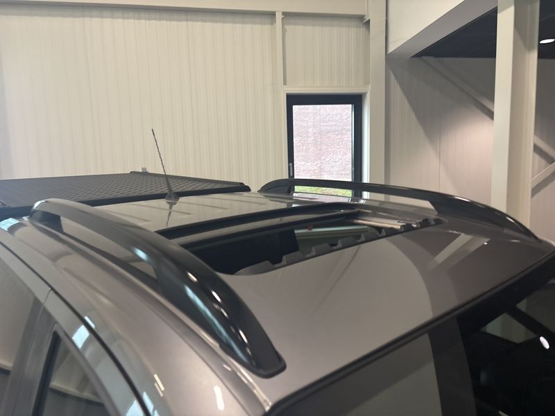 Nissan Navara Pick-up 2.5 dCi Double Cab LE 4x4 — zdjęcie 21
