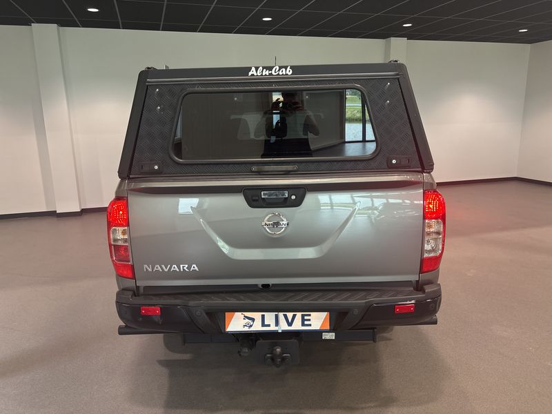 Nissan Navara Pick-up 2.5 dCi Double Cab LE 4x4 — zdjęcie 4