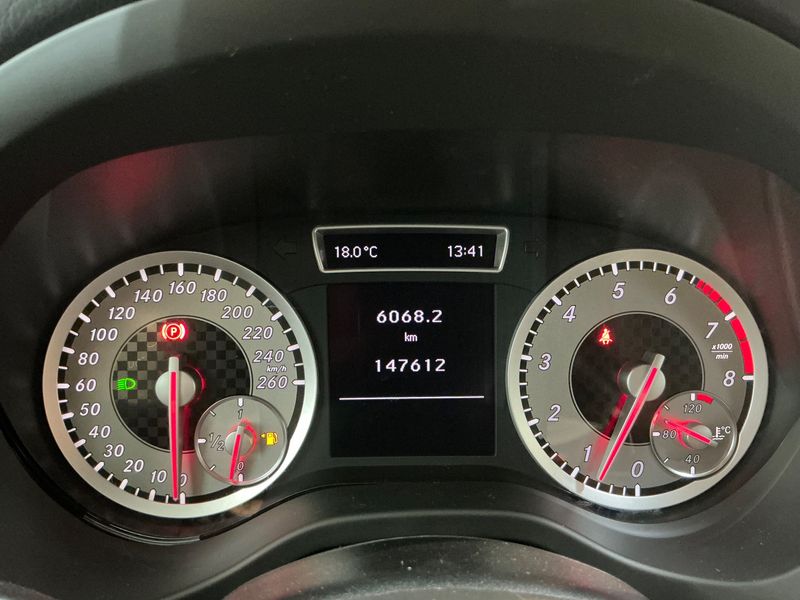 Mercedes-Benz A-Klasse A 200 BlueEfficiency Urban — zdjęcie 13