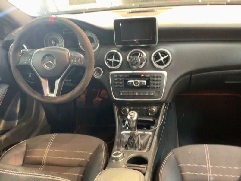 Mercedes-Benz A-Klasse A 200 BlueEfficiency Urban — zdjęcie 12