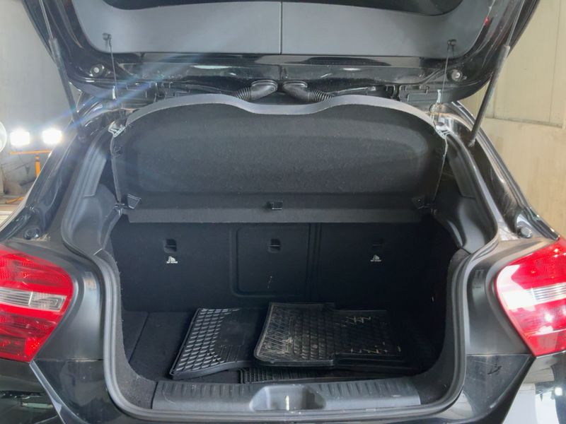Mercedes-Benz A-Klasse A 200 BlueEfficiency Urban — zdjęcie 10