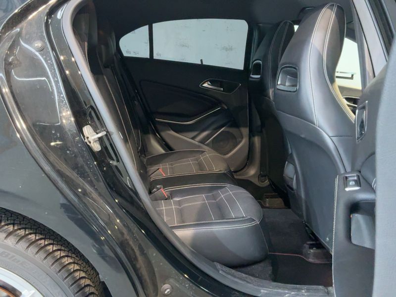 Mercedes-Benz A-Klasse A 200 BlueEfficiency Urban — zdjęcie 14