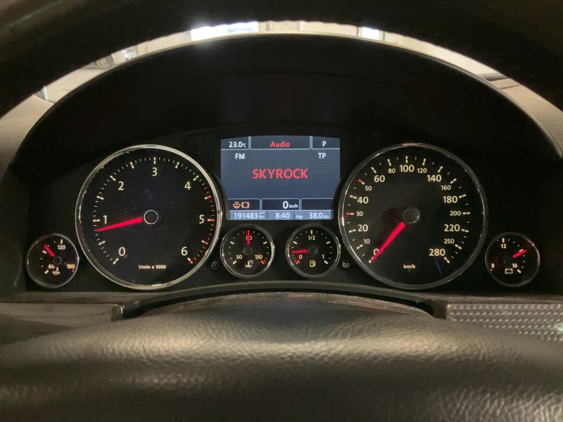 Volkswagen Touareg 3.0 V6 TDI — zdjęcie 13