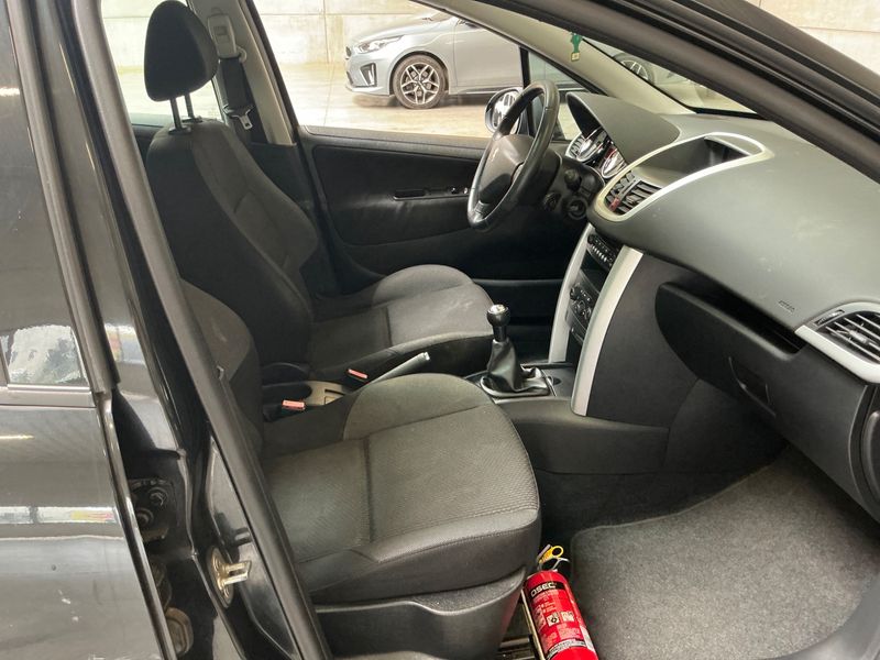 Peugeot 207 1.6 HDi Tendance 2013 – снимка 3