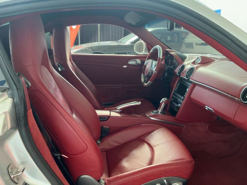 Porsche Cayman S — zdjęcie 11