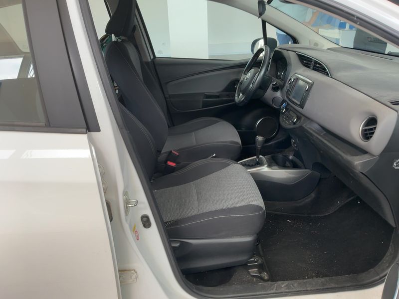 Toyota Yaris 1.5 Hybrid Active 2017 – снимка 16