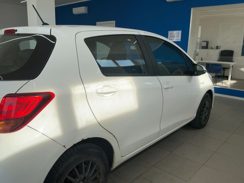 Toyota Yaris 1.5 Hybrid Active 2017 – снимка 10
