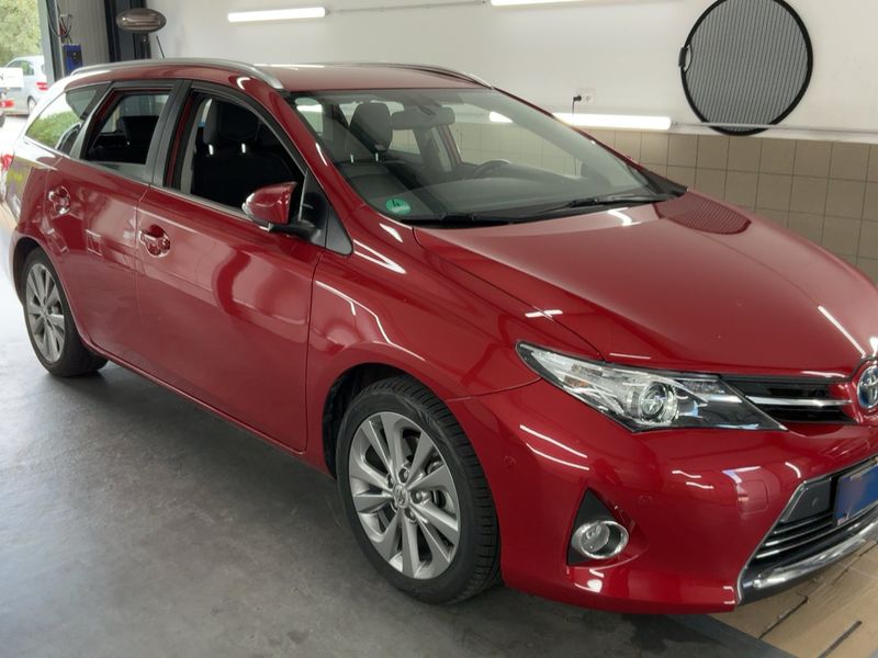 Toyota Auris Touring Sports 1.8 Hybrid Executive — zdjęcie 8