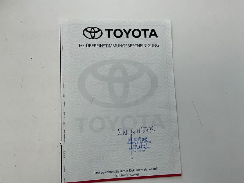 Toyota Auris Touring Sports 1.8 Hybrid Executive — zdjęcie 16