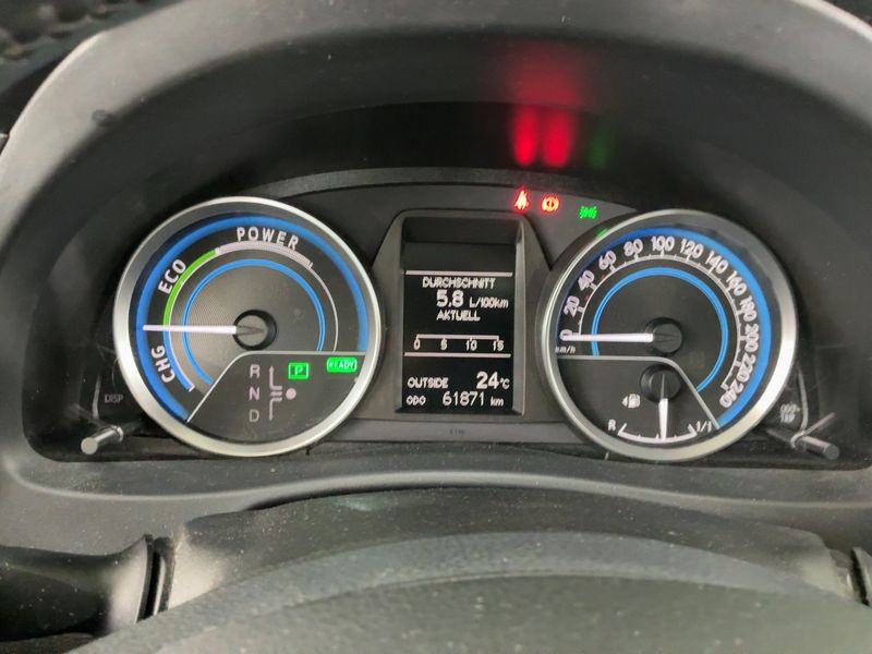 Toyota Auris Touring Sports 1.8 Hybrid Executive — zdjęcie 13