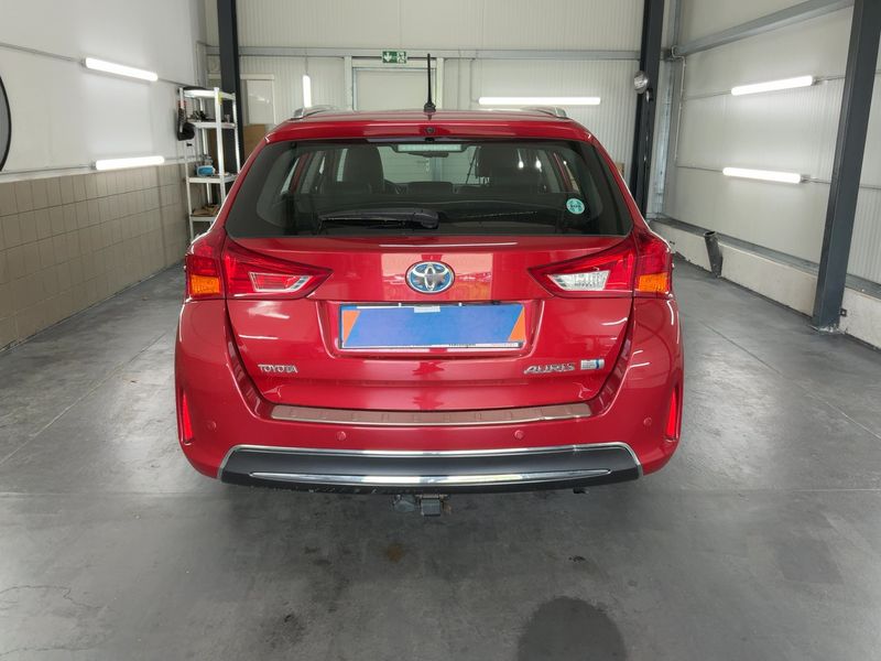 Toyota Auris Touring Sports 1.8 Hybrid Executive — zdjęcie 5