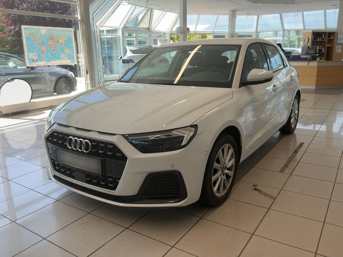 Audi A1 2023 — photo 1
