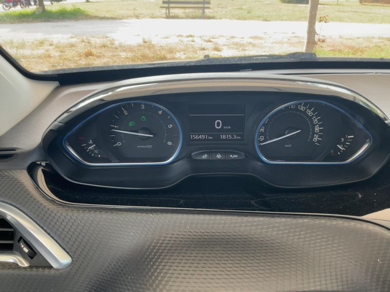 Peugeot 2008 1.6 Blue-HDi Allure 2017 – снимка 18