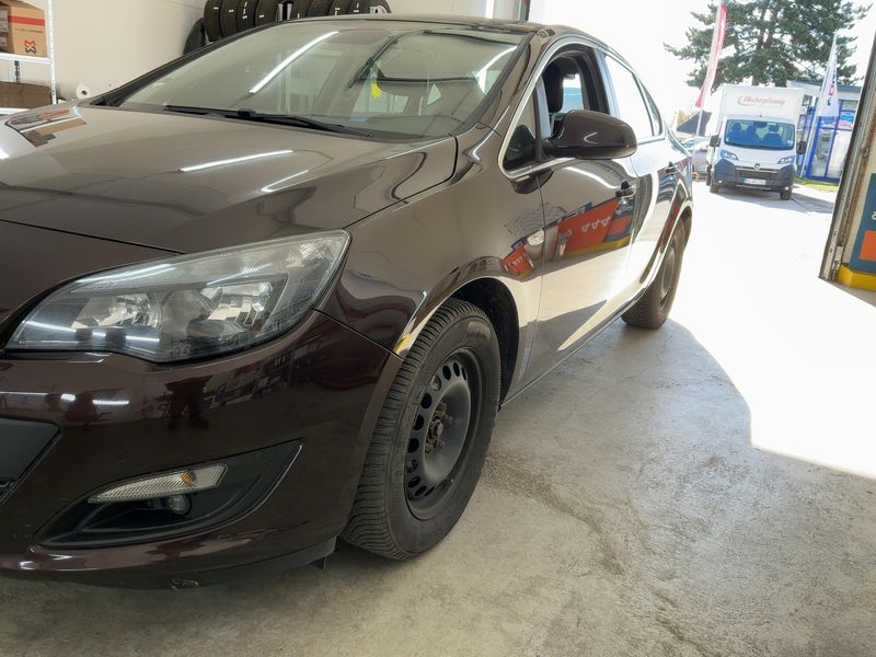 Opel Astra 1.6 CDTI DPF Excellence ecoFlex — zdjęcie 2