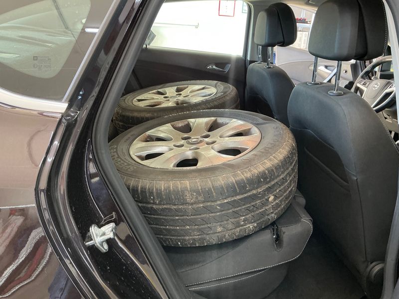 Opel Astra 1.6 CDTI DPF Excellence ecoFlex — zdjęcie 14