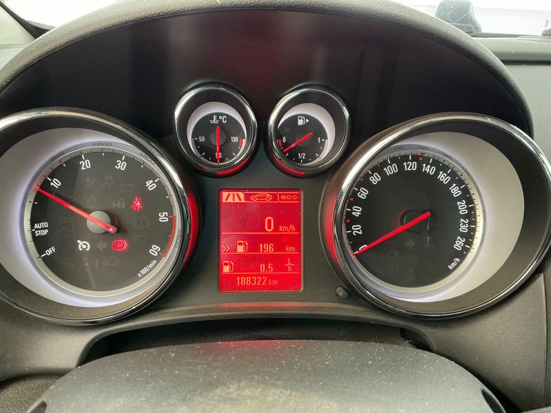 Opel Astra 1.6 CDTI DPF Excellence ecoFlex — zdjęcie 13