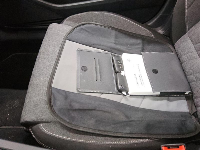Volkswagen Passat 2.0 TDI Business — zdjęcie 16