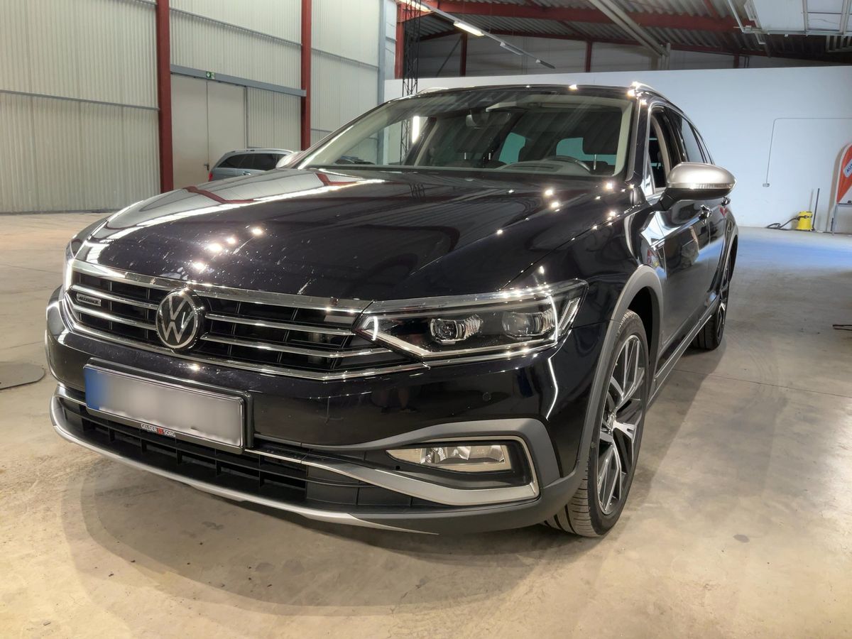 Volkswagen Passat 2021 — photo 1