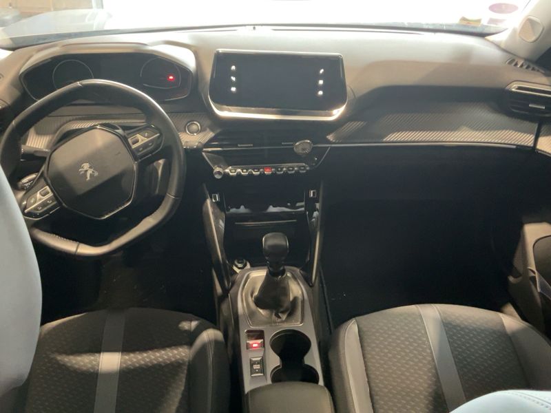 Peugeot 2008 1.2 PureTech Allure — zdjęcie 12