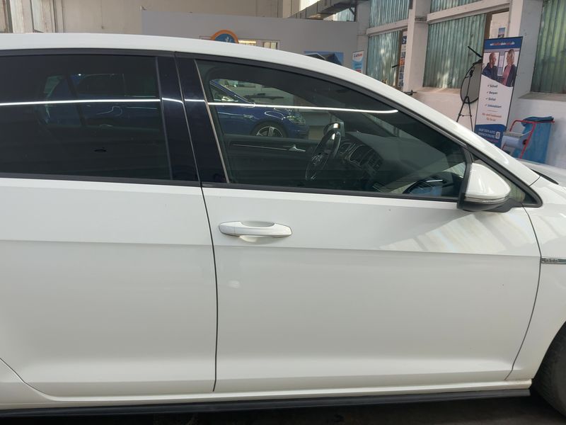 Volkswagen Golf VII 2.0 TDI GTD BlueMotion Tech 2015 – снимка 10
