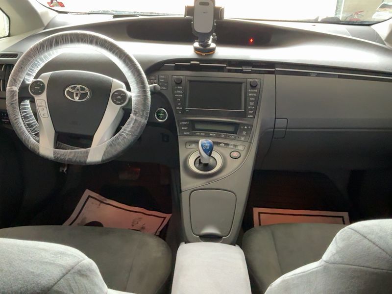 Toyota Prius 1.8 Life — zdjęcie 12