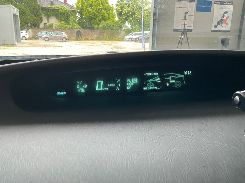 Toyota Prius 1.8 Life — zdjęcie 13