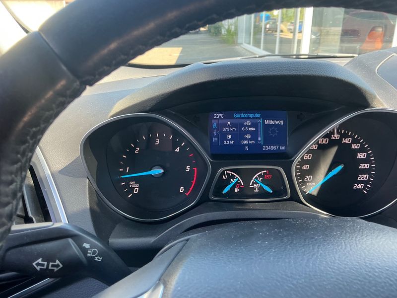 Ford Kuga 2.0 TDCi Titanium — zdjęcie 13