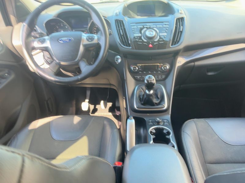 Ford Kuga 2.0 TDCi Titanium — zdjęcie 12