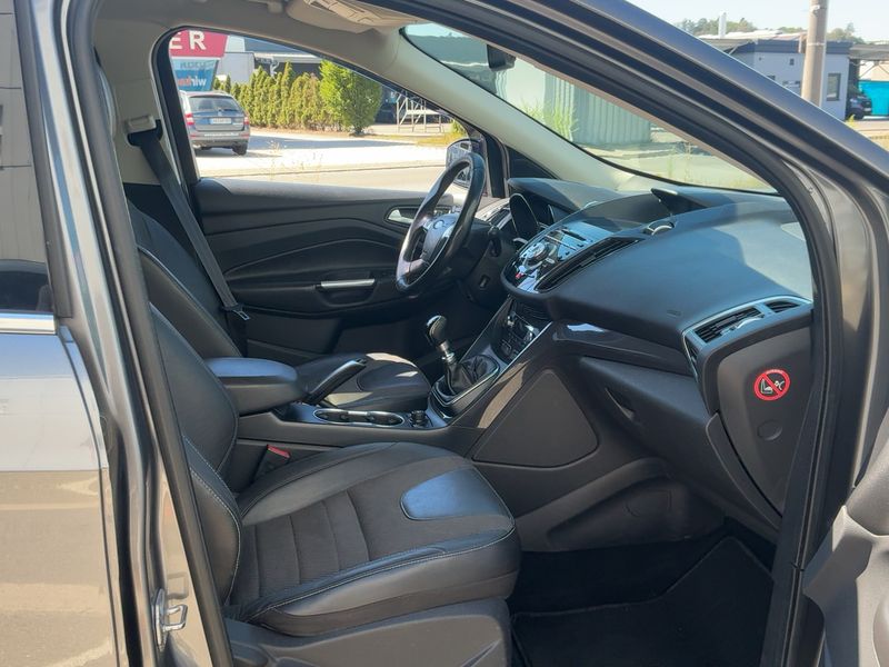 Ford Kuga 2.0 TDCi Titanium — zdjęcie 11