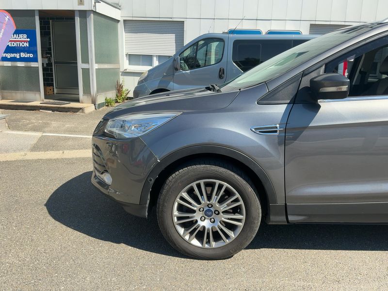 Ford Kuga 2.0 TDCi Titanium — zdjęcie 2